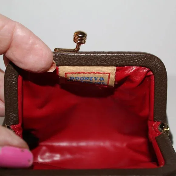 Vintage Dooney & Bourke Brown Leather Small Frame Coin Purse - Picture 4 of 4